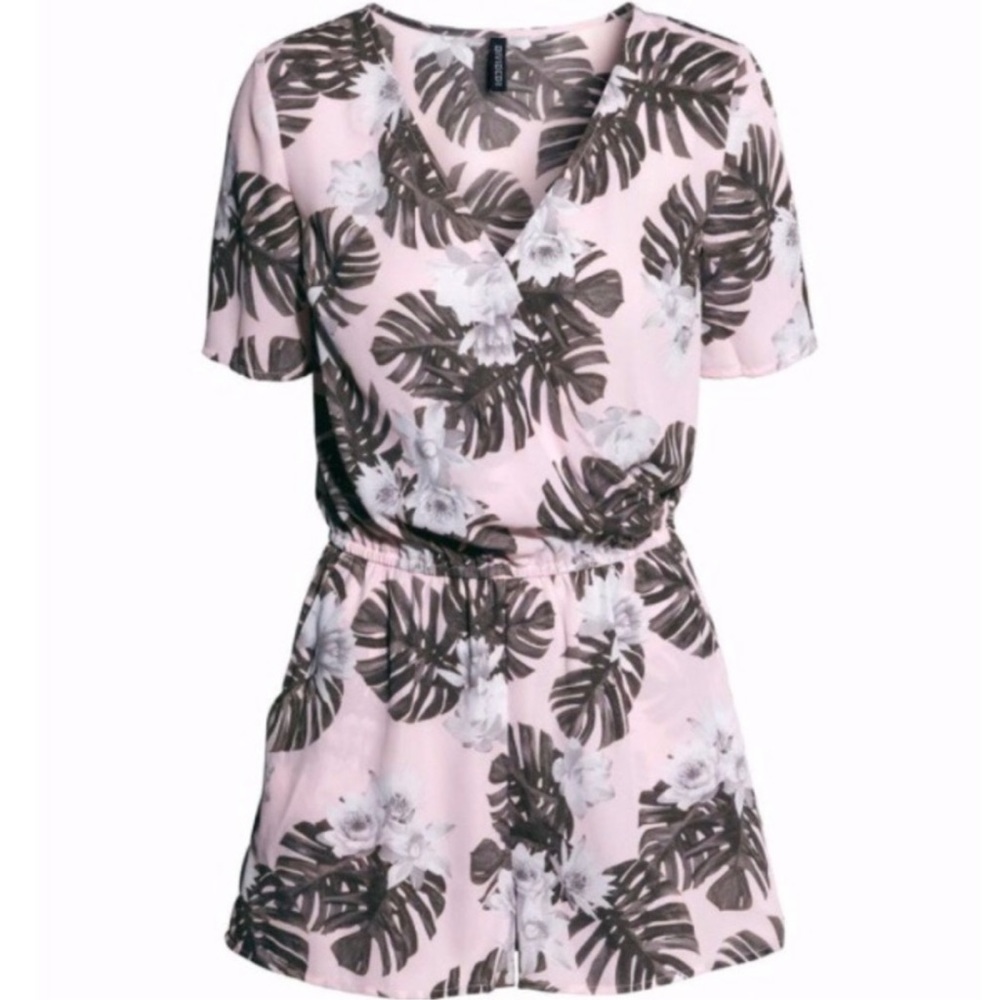 Divided H&M Cute Pink Grey Leaf Jungle Print Short Sleeve Romper in size US 4